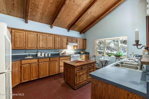 Kitchen - 5702 E Hooker Hill Rd, Hayden, ID 83835 photo 1 of 4