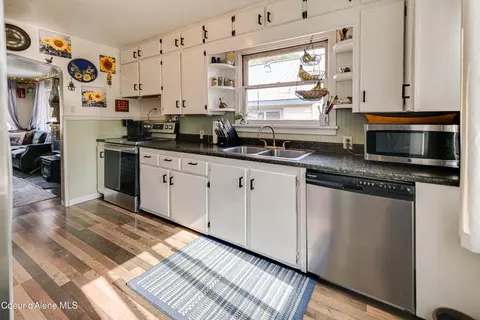 Kitchen - 111 W Elder Ave, Kellogg, ID 83837 photo 1 of 2