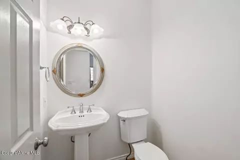 Bath - 5137 E Shoreline Dr, Post Falls, ID 83854 photo 1 of 5