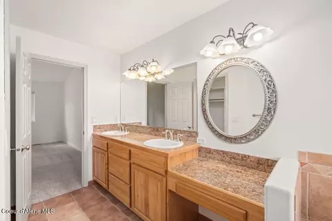 Bath - 5137 E Shoreline Dr, Post Falls, ID 83854 photo 5 of 5