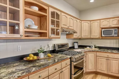 Kitchen - 809 S Riverside Harbor Dr, Post Falls, ID 83854 photo 4 of 7