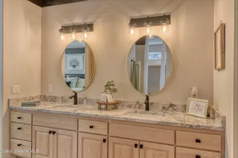 Bath - 809 S Riverside Harbor Dr, Post Falls, ID 83854 photo 1 of 5