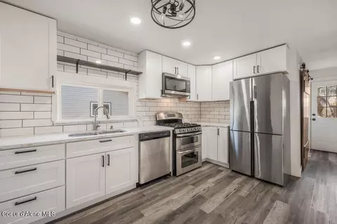 Kitchen - 509 B St, Pinehurst, ID 83850 photo 1 of 3