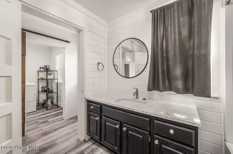 Bath - 509 B St, Pinehurst, ID 83850 photo 2 of 2