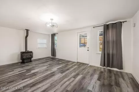 Living - 509 B St, Pinehurst, ID 83850 photo 4 of 6