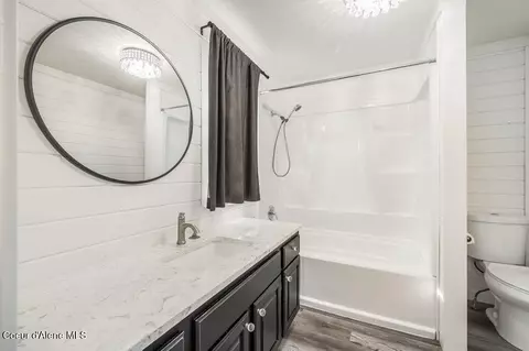 Bath - 509 B St, Pinehurst, ID 83850 photo 1 of 2