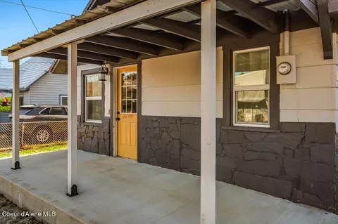 Exterior - 509 B St, Pinehurst, ID 83850 photo 3 of 9