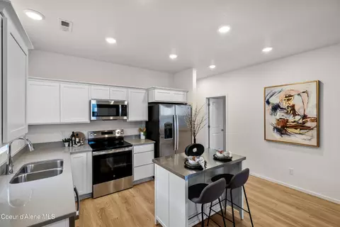 Kitchen - 5328 E Norma Ave, Post Falls, ID 83854 photo 2 of 2