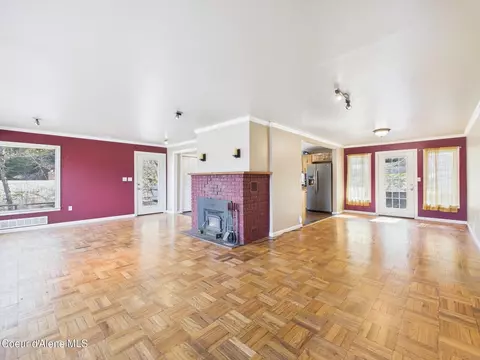 Living - 609 S Maple St, Kellogg, ID 83837 photo 3 of 6