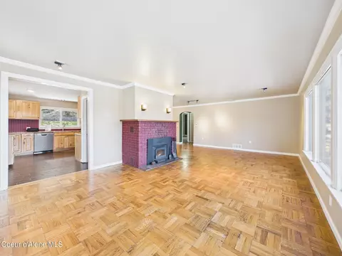 Living - 609 S Maple St, Kellogg, ID 83837 photo 1 of 6