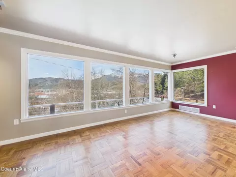 Living - 609 S Maple St, Kellogg, ID 83837 photo 2 of 6