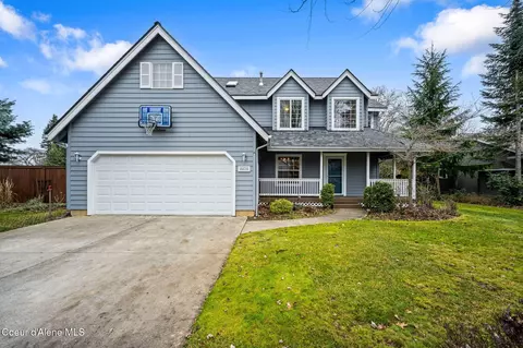 8428 N Selkirk Ct, Hayden, ID 83835