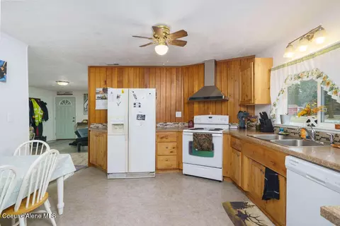Kitchen - 80897993 E Forest View Rd, Athol, ID 83801 photo 6 of 8