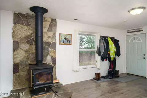 Entry Way - 80897993 E Forest View Rd, Athol, ID 83801 photo 3 of 3