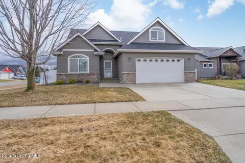 9346 N Justice Way, Hayden, ID 83835
