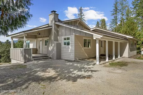 45 Floral Way, Sagle, ID 83860