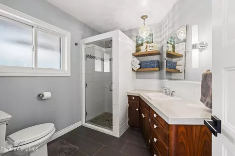 Bath - 245 Woolsey Rd, Sagle, ID 83860 photo 1 of 4