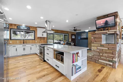 Kitchen - 245 Woolsey Rd, Sagle, ID 83860 photo 2 of 5