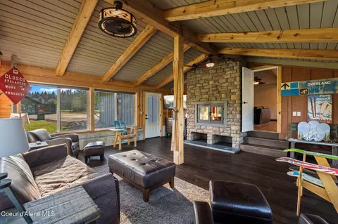 Living - 245 Woolsey Rd, Sagle, ID 83860 photo 4 of 4