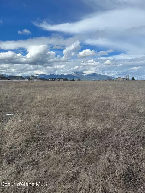 4440 E Bogie Dr, Post Falls, ID 83854 photo 2