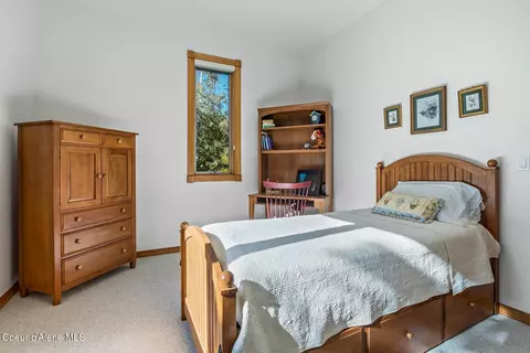 Bedroom - 620 SE Alderwood Ct, Pullman, WA 99163 photo 4 of 9