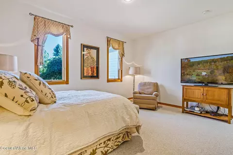 Bedroom - 620 SE Alderwood Ct, Pullman, WA 99163 photo 2 of 9