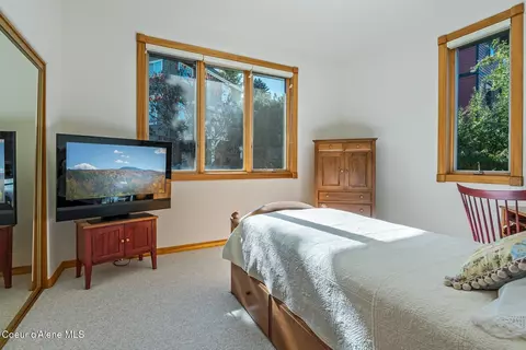 Bedroom - 620 SE Alderwood Ct, Pullman, WA 99163 photo 3 of 9
