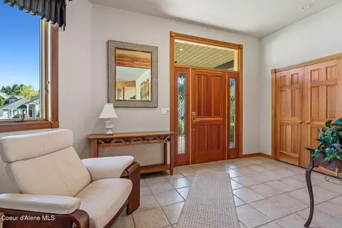 Entry Way - 620 SE Alderwood Ct, Pullman, WA 99163 photo 1 of 1