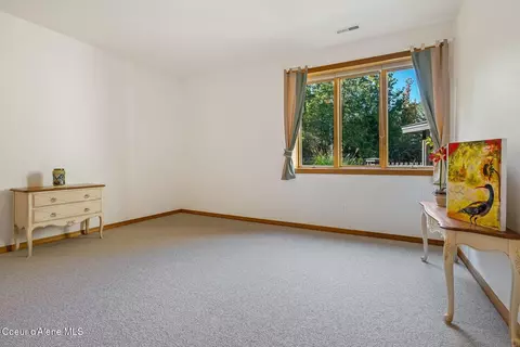 Bedroom - 620 SE Alderwood Ct, Pullman, WA 99163 photo 8 of 9