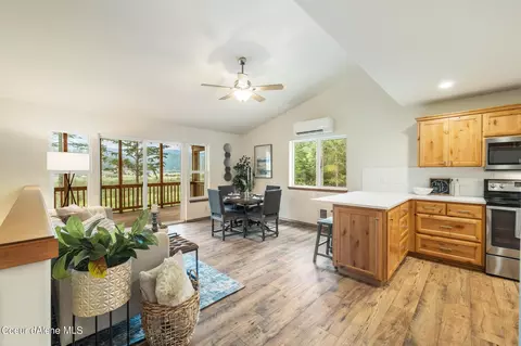 9549 E Discovery Point Trl, Coeur D'alene, ID 83814