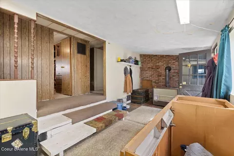 Entry Way - 13687 N Hauser Lake Rd, Post Falls, ID 83854 photo 3 of 4