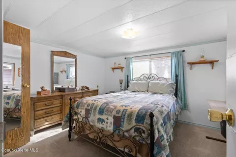 Bedroom - 13687 N Hauser Lake Rd, Post Falls, ID 83854 photo 2 of 3