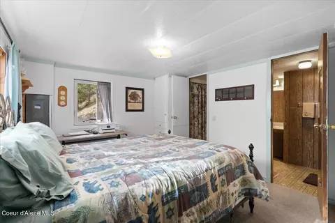 Bedroom - 13687 N Hauser Lake Rd, Post Falls, ID 83854 photo 3 of 3