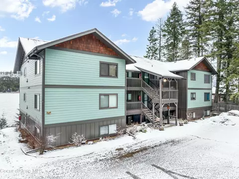 586 Hagman Rd, Nordman, ID 83848