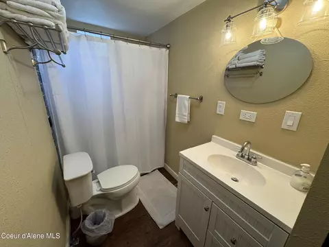 Bath - 118 Queen St, Wallace, ID 83873 photo 1 of 2