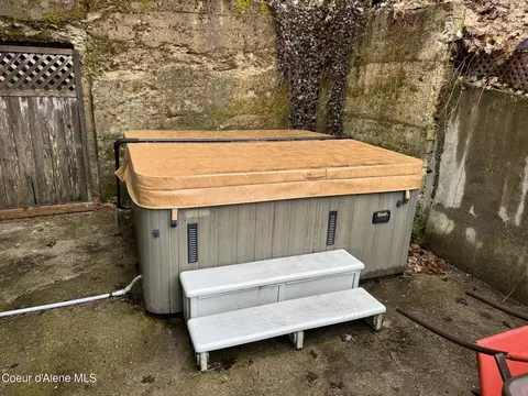 Exterior - 118 Queen St, Wallace, ID 83873 photo 3 of 5