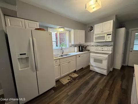 Kitchen - 118 Queen St, Wallace, ID 83873 photo 3 of 3