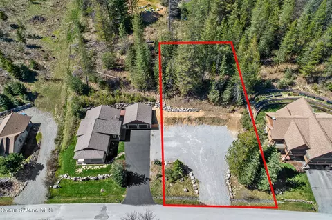 106 Memory Ln, Pinehurst, ID 83850