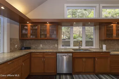 Kitchen - 424 2nd St, Kellogg, ID 83837 photo 2 of 5