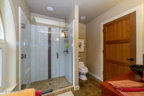 Bath - 424 2nd St, Kellogg, ID 83837 photo 5 of 5