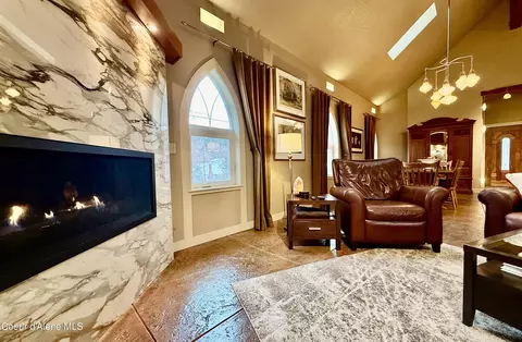 Living - 424 2nd St, Kellogg, ID 83837 photo 2 of 2