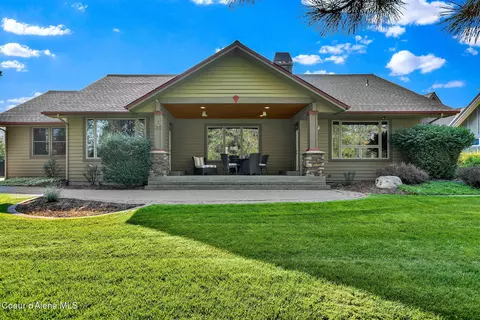 9725 N Country Club Dr, Hayden, ID 83835