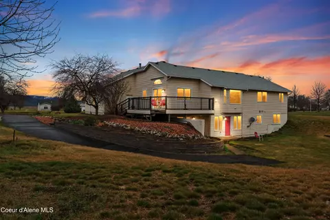 9998 W Gallop Ln, Post Falls, ID 83854