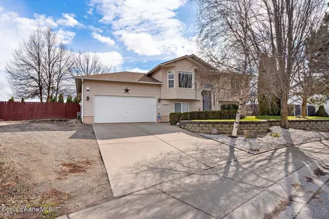 6708 W Santa Fe St, Rathdrum, ID 83858