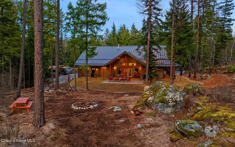 147 Rock Dome Rd, Sandpoint, ID 83864