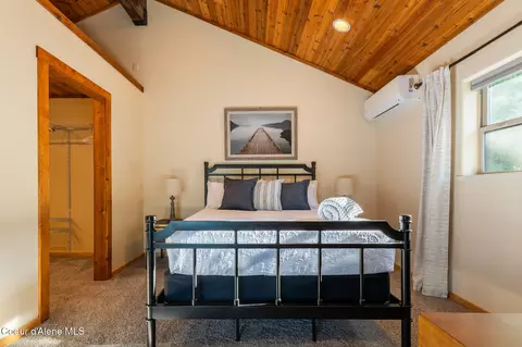 Bedroom - 17698 E Bannock Dr, Bayview, ID 83803 photo 1 of 1