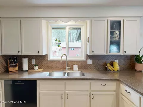 Kitchen - 409 S Ponderosa Loop, Post Falls, ID 83854 photo 4 of 5