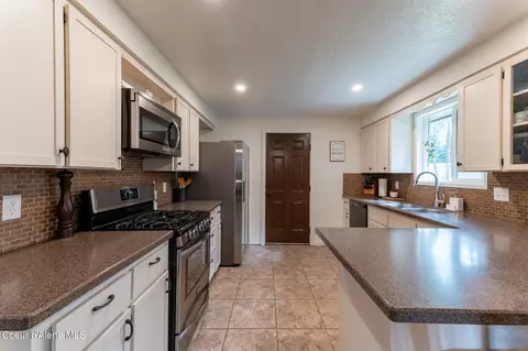 Kitchen - 409 S Ponderosa Loop, Post Falls, ID 83854 photo 3 of 5