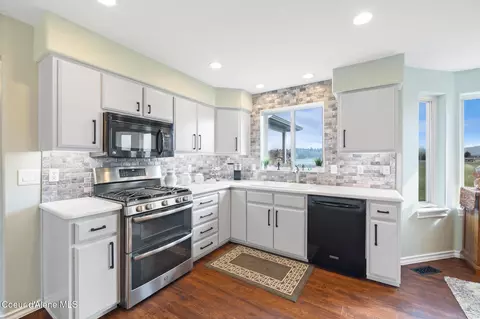 Kitchen - 4450 E Poleline Ave, Post Falls, ID 83854 photo 2 of 6