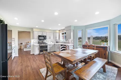 Kitchen - 4450 E Poleline Ave, Post Falls, ID 83854 photo 3 of 6